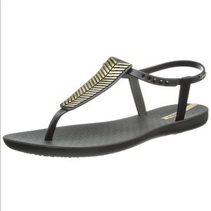 Ipanema Eva T-Strap Rubber Thong Black & Gold Deco